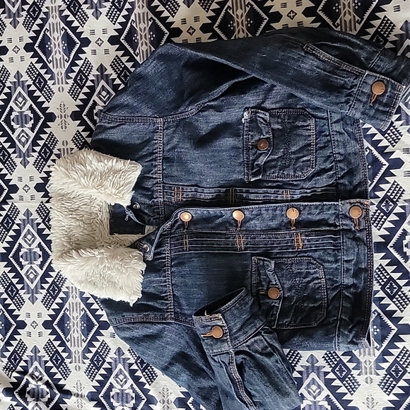 Gap Kids Little Girls Trucker Denim Jacket - Picture 8 of 11